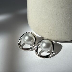 Elegant Silver and Pearl Earrings